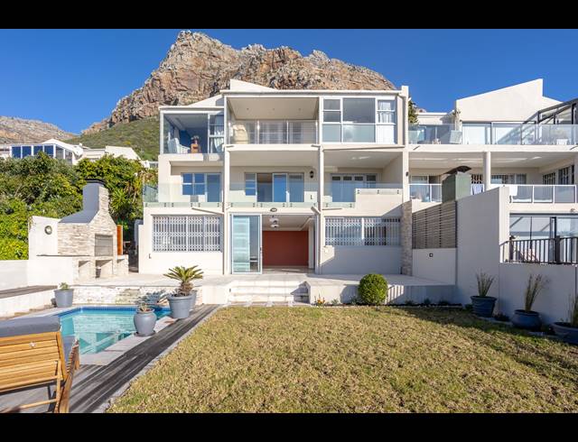 4 BEDROOM TOWNHOUSE FOR SALE IN MUIZENBERG